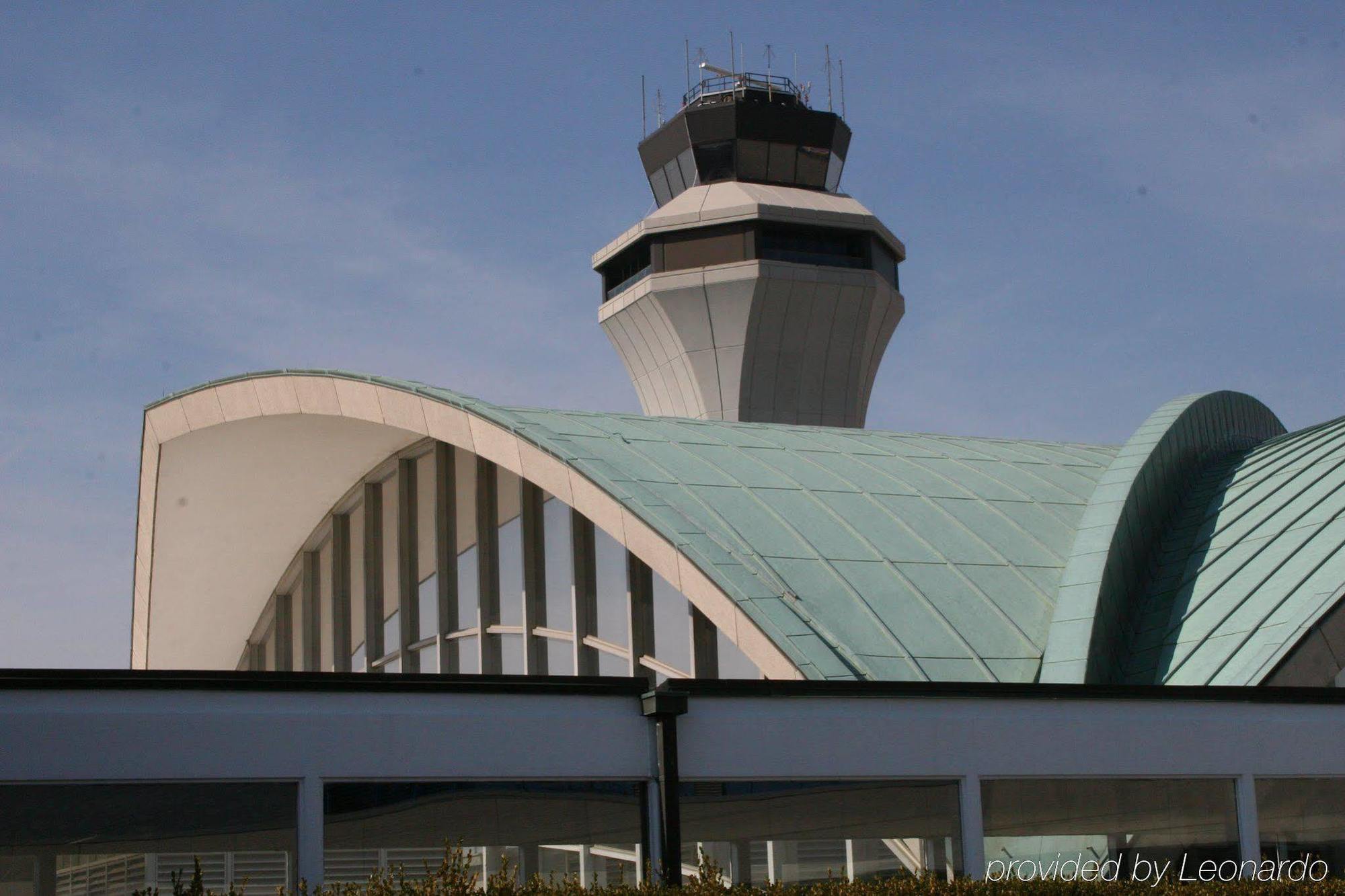 Renaissance St. Louis Airport Hotel Berkeley Esterno foto